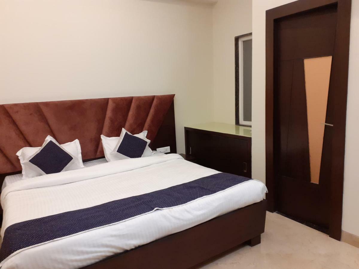 Taj Sojourn Bed & Breakfast Agra  Exterior photo